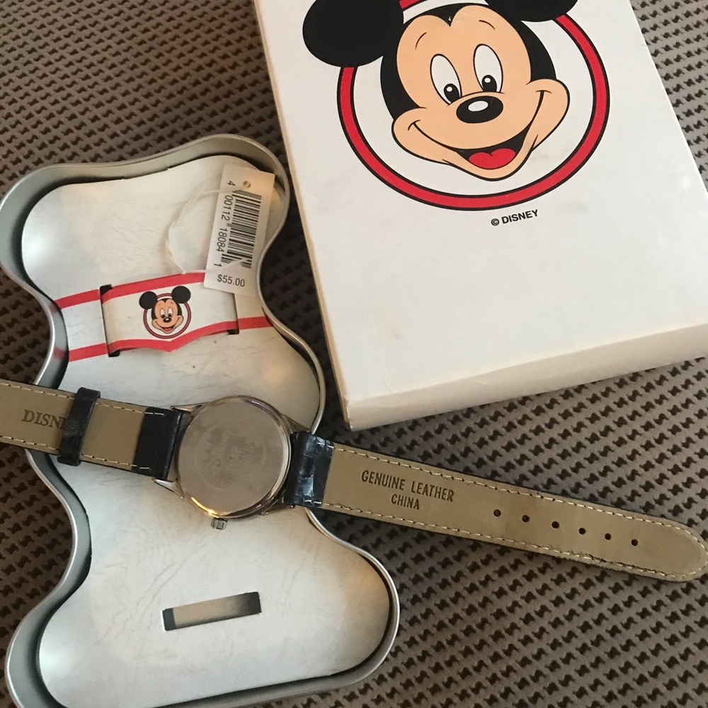 NWT Disney Watch  Mickey Mouse  Silver Tone Black Leather Band - Picture 5 of 9